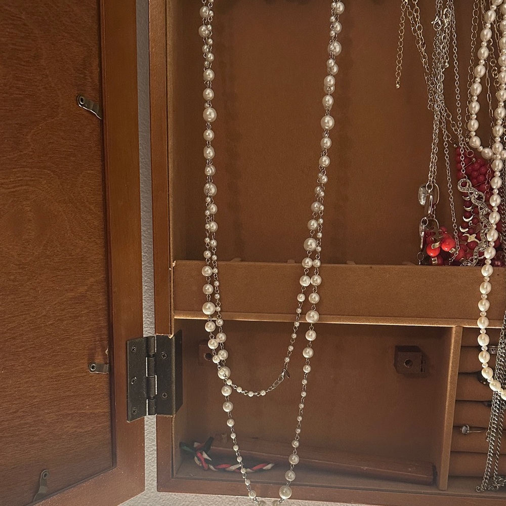 Elegant Pearl Necklace